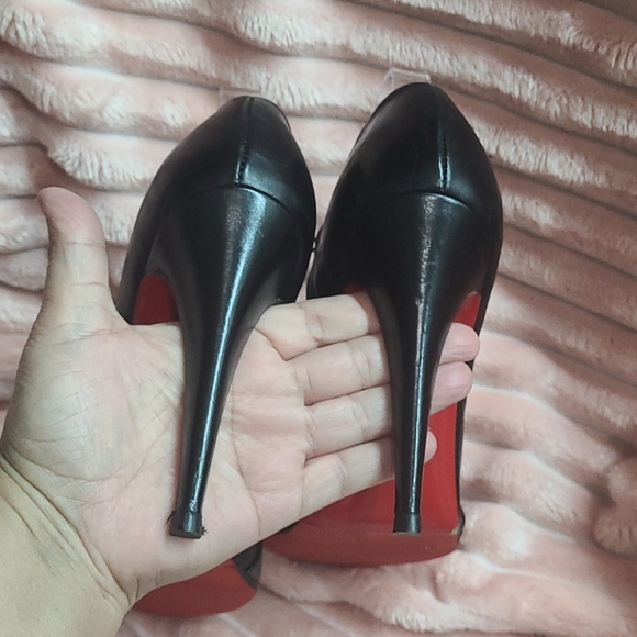 CHRISTIAN LOUBOUTIN VINTAGE BOOTIES - Picture 4 of 9